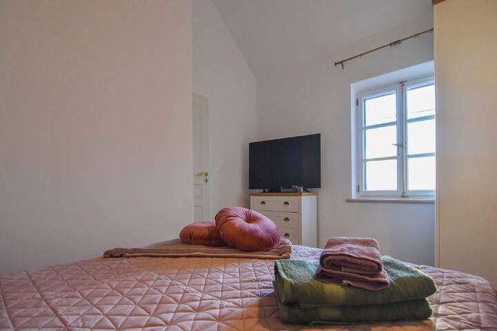 Room 3 of 51