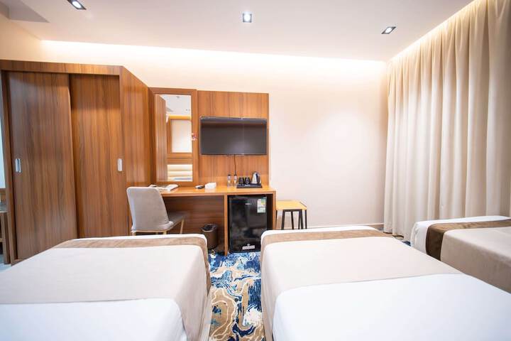 Room 44 of 61