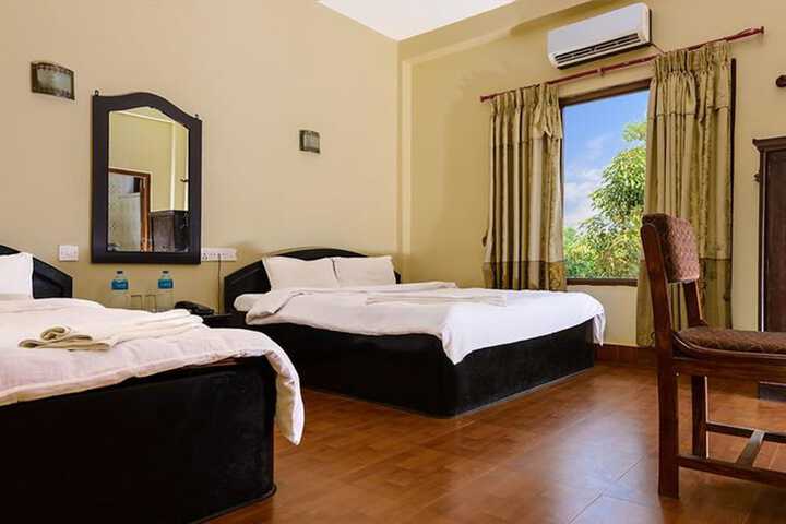 Room 4 of 13