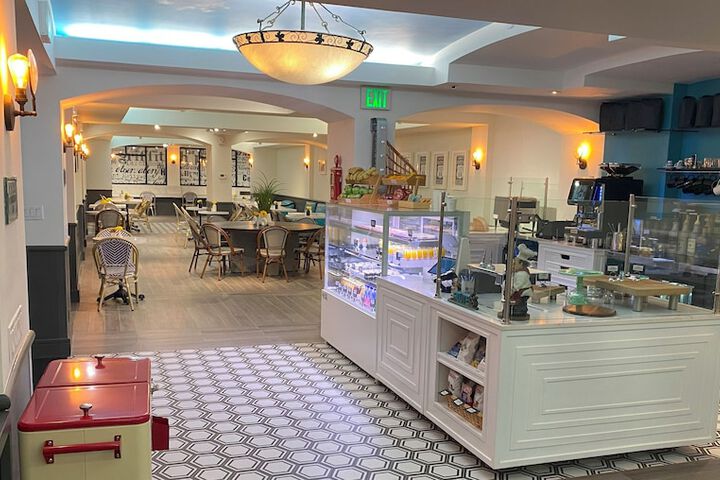 Breakfast area
