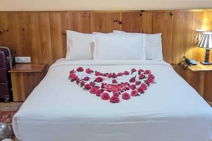 Room 8 of 16