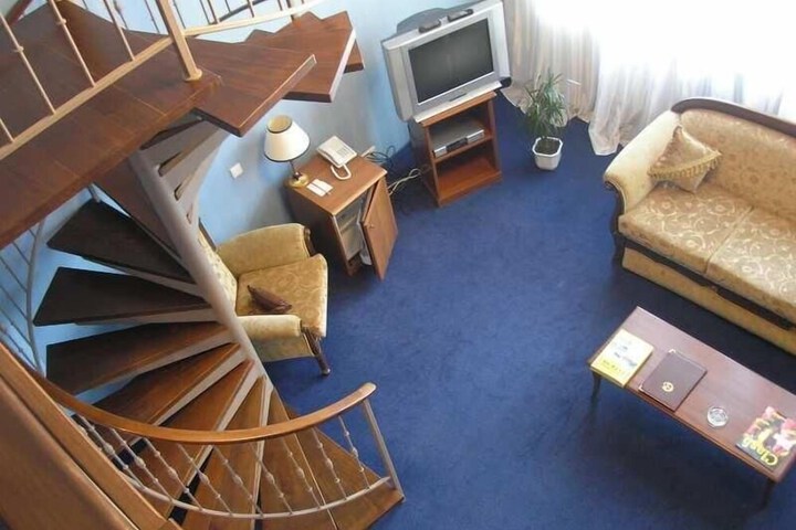 Room 21 of 36