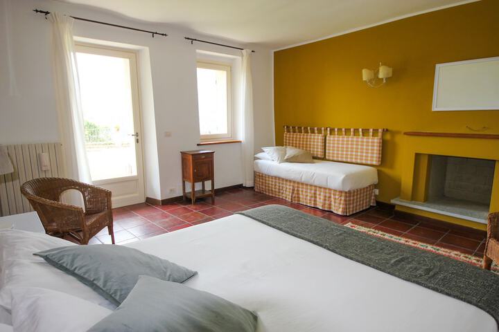 Room 2 of 29