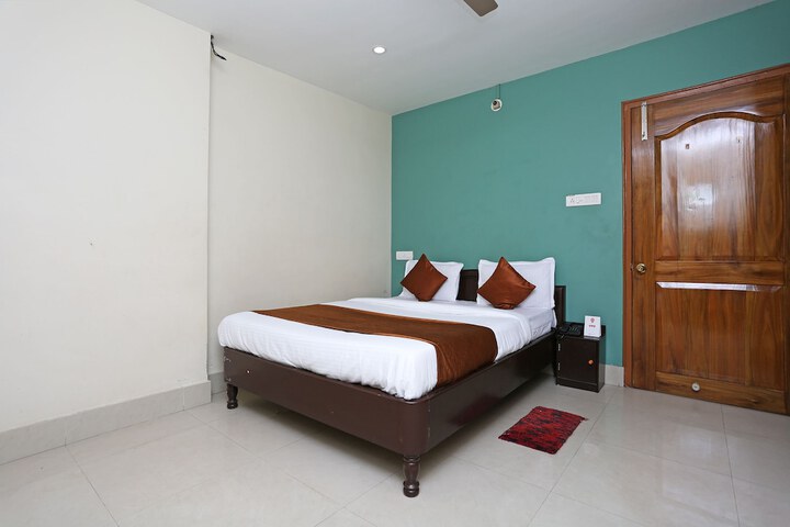 Room 6 of 14