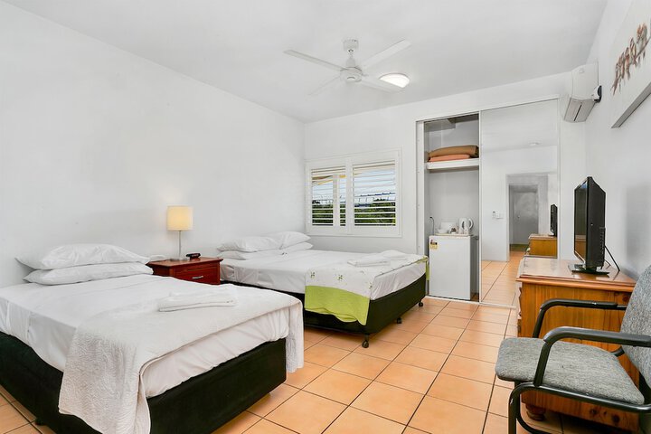 Room 2 of 55