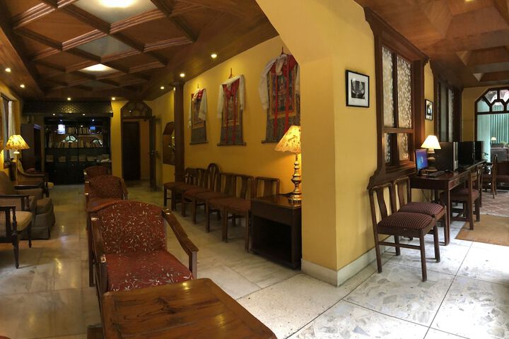 Entrance & Lobby