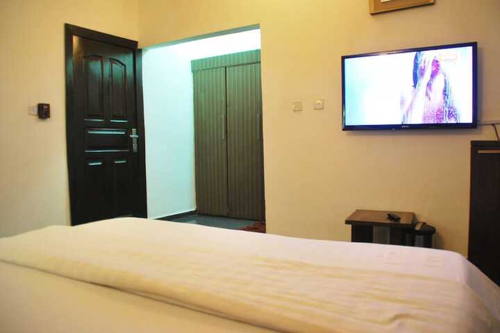 Room 9 of 22