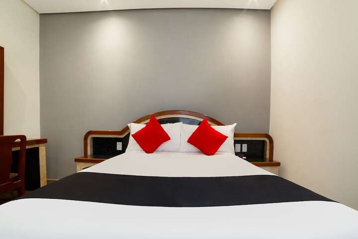 Room 11 of 34