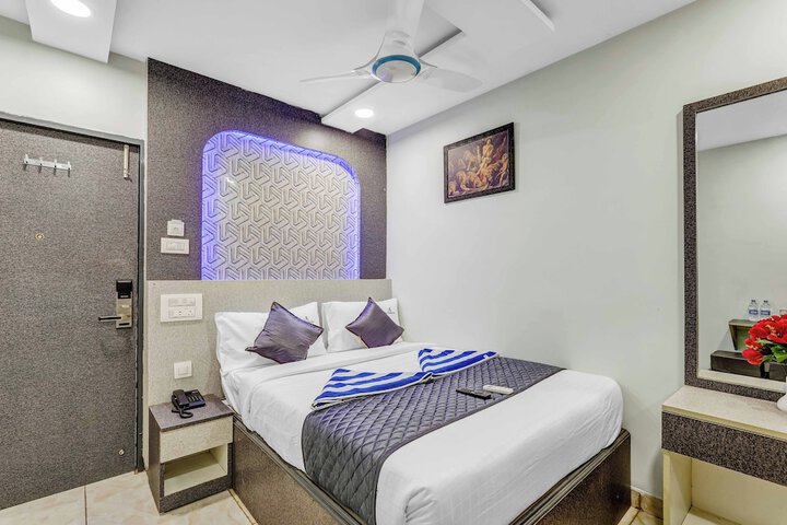 Room 4 of 38