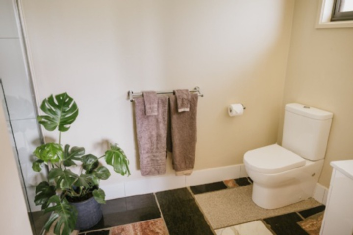 Room 180 of 252