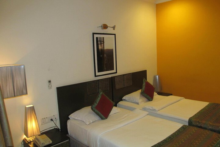 Room 5 of 26