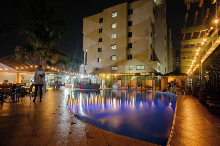 Pool 41 of 78