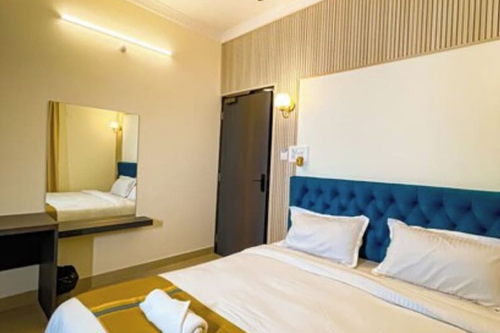 Room 2 of 9
