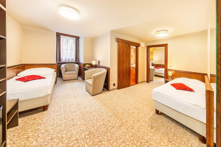 Room 7 of 41