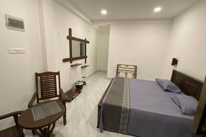 Room 2 of 5
