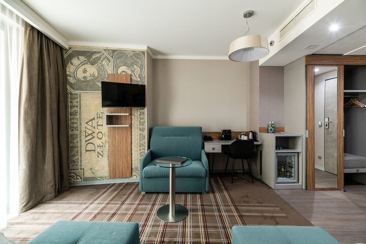 Room 21 of 46