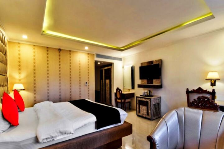 Room 10 of 111