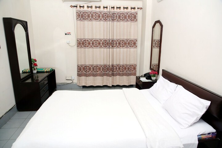 Room 8 of 22