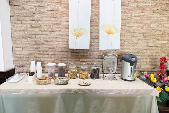 Breakfast/Coffee Service 14 of 27