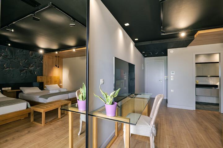 Room 13 of 148