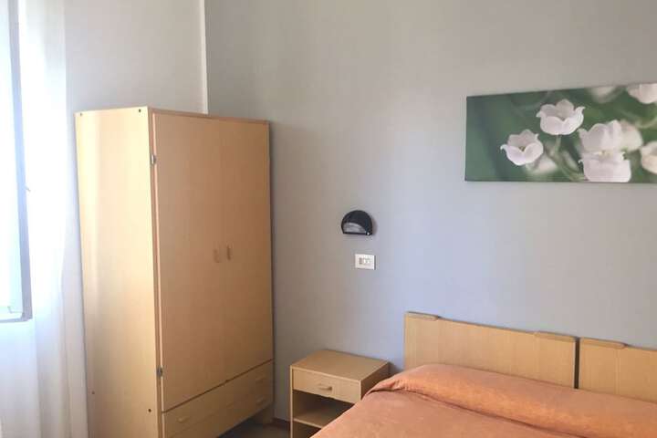 Room 30 of 96
