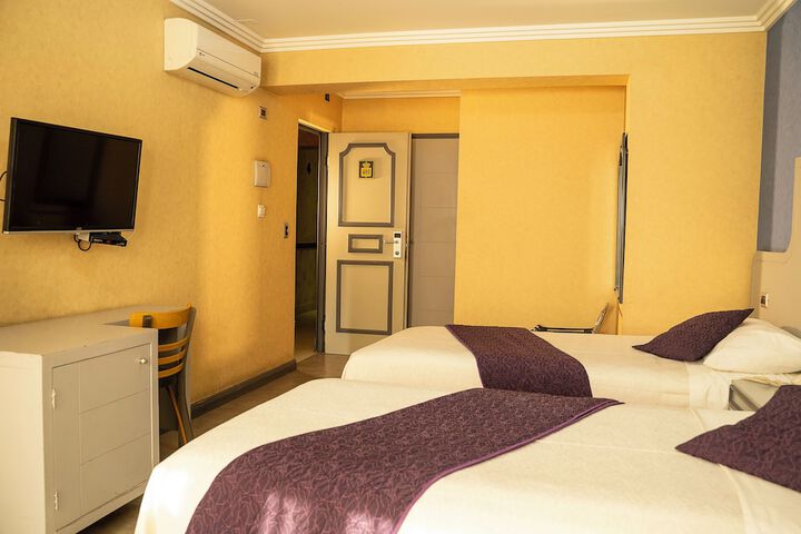 Room 26 of 89