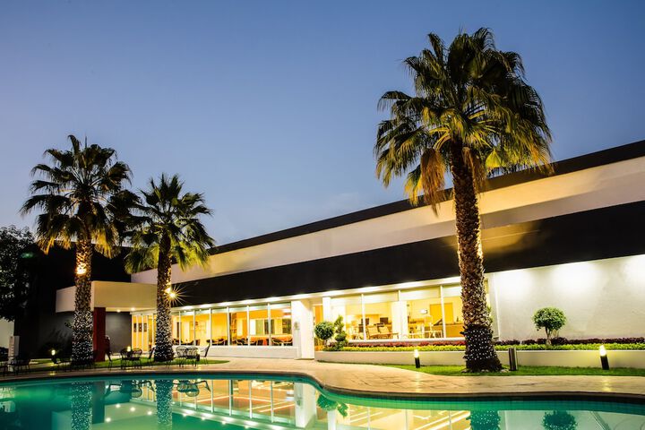 Hotel with Pool