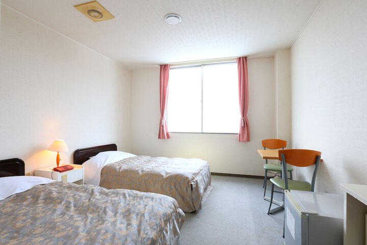 Room 14 of 60