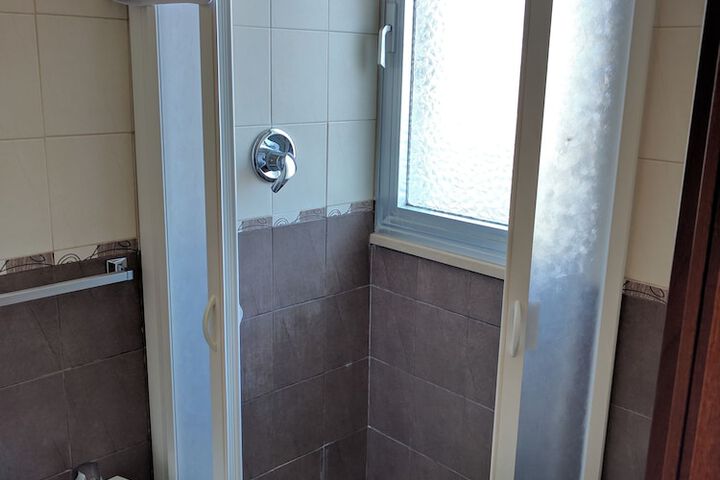 Room 13 of 20