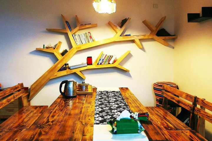Room 8 of 11