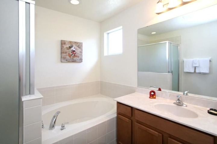 Room 206 of 299