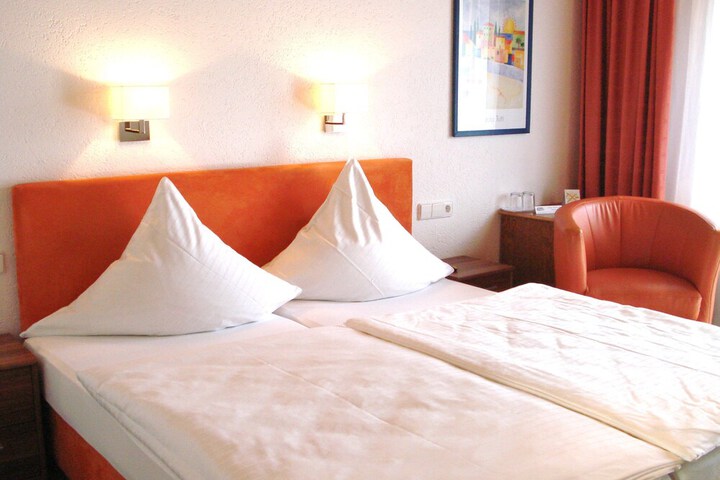 Room 5 of 49