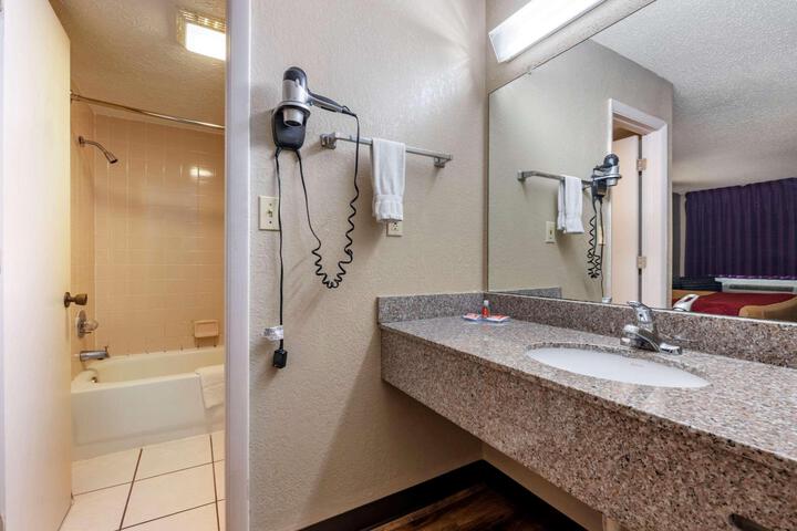 1 King Bed Accessible (6 of 9)
