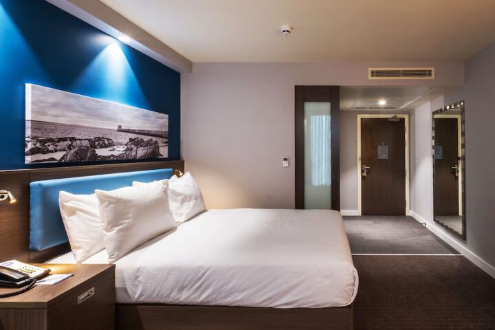 Room 15 of 42