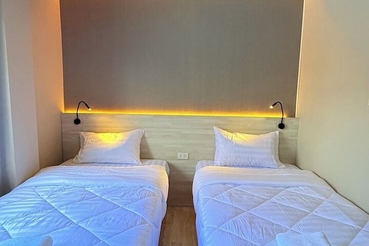 Room 3 of 28