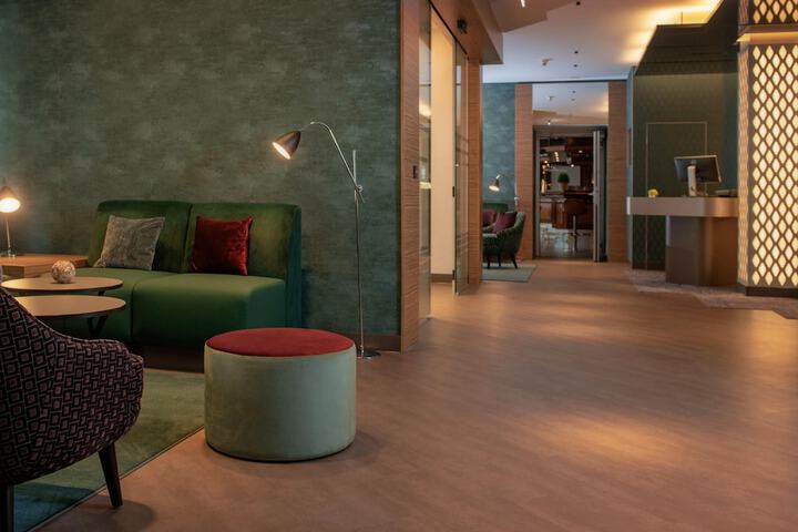 Guest Lobby