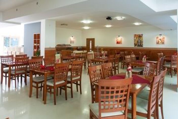 Dining 50 of 57