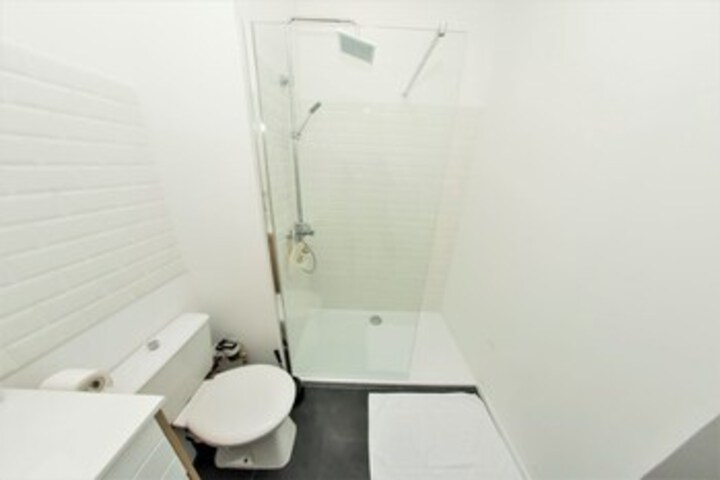 Room 4 of 20