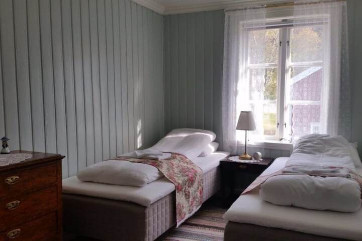 Room 8 of 37