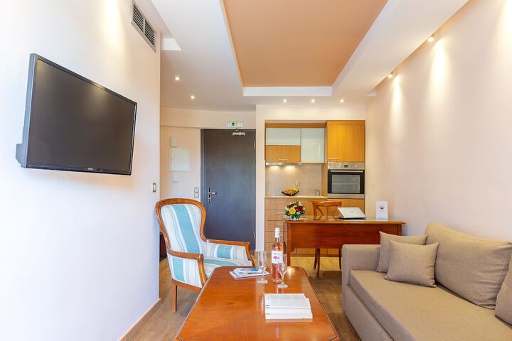 Room 15 of 30