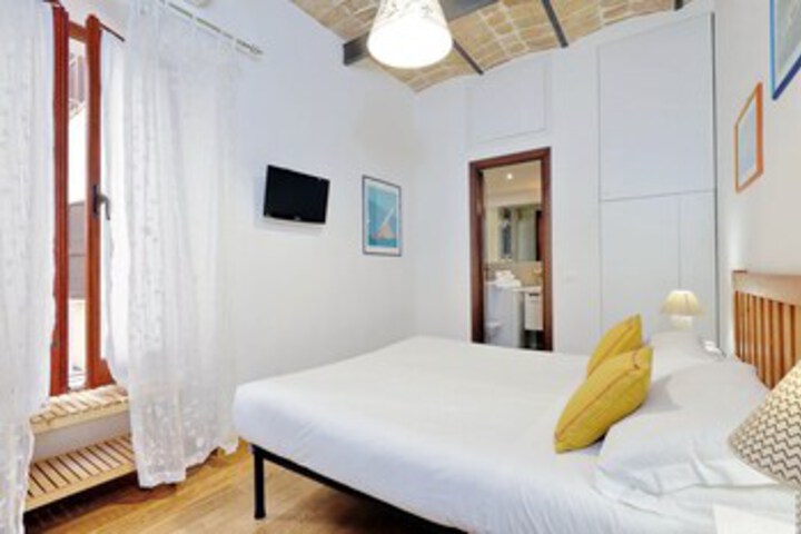 Room 6 of 23