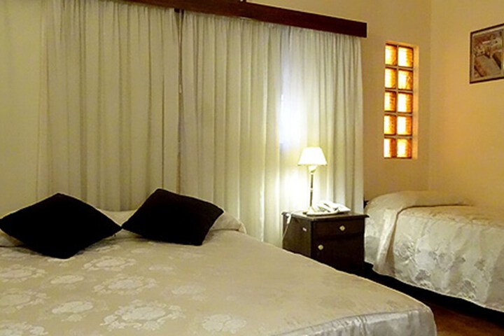 Room 9 of 18