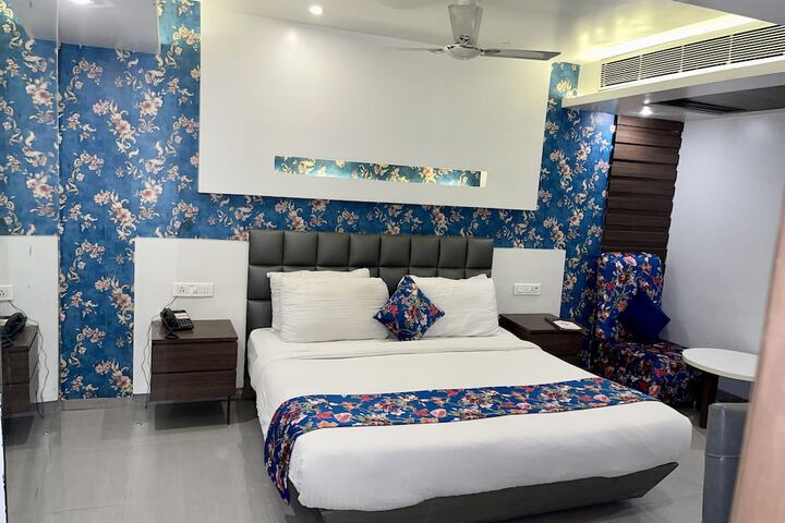 Room 19 of 40
