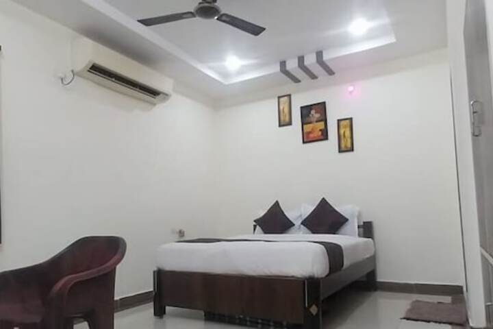 Room 5 of 7