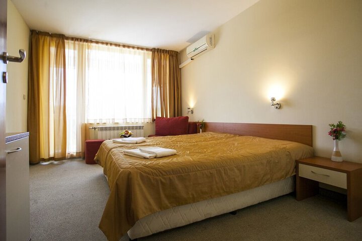 Room 7 of 24