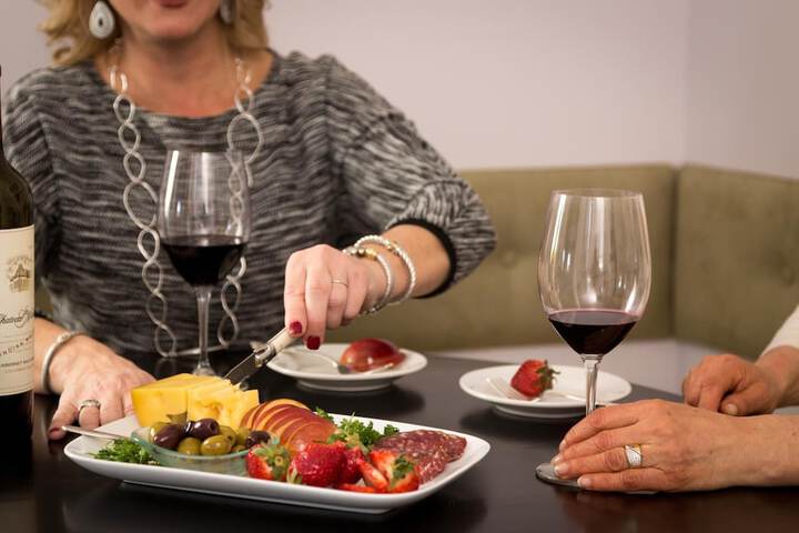 Dining 22 of 40