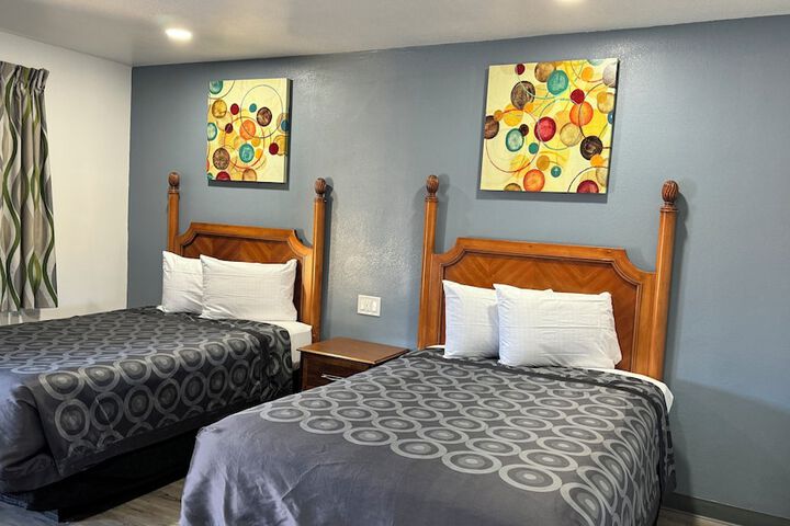 2 Double Beds (2 of 37)