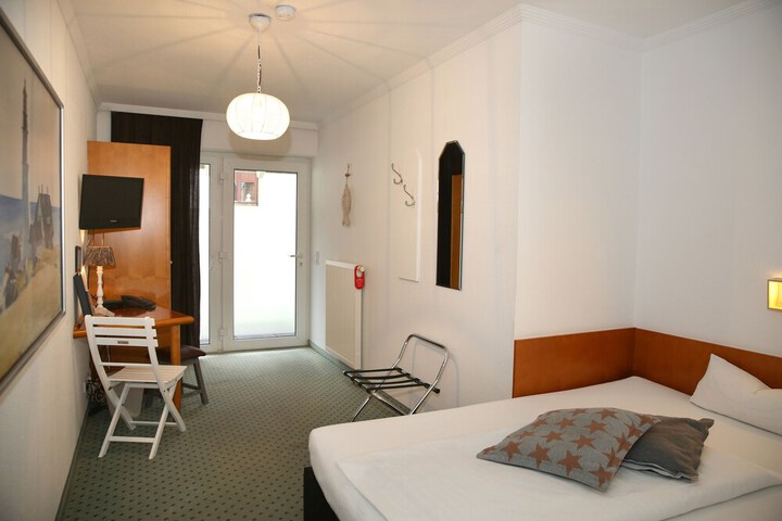 Room 22 of 36
