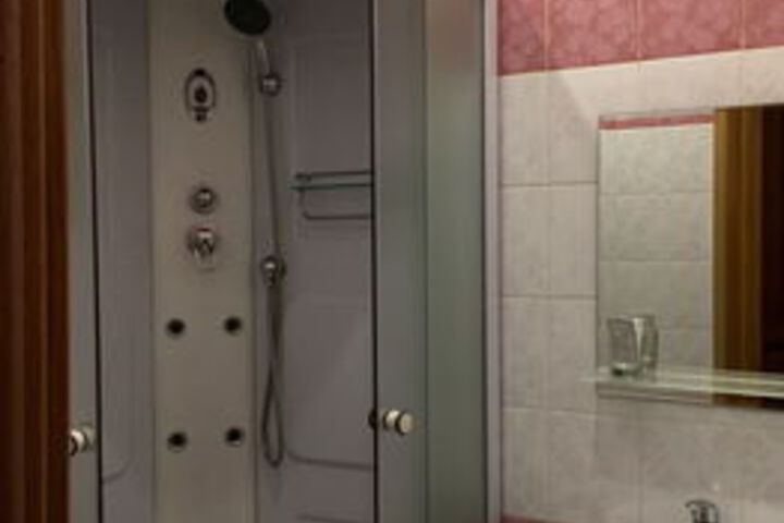 Room 2 of 25