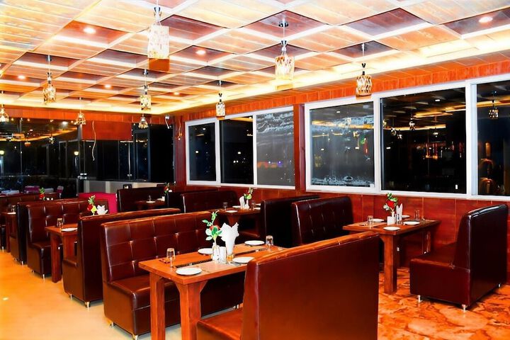 Dining 90 of 109